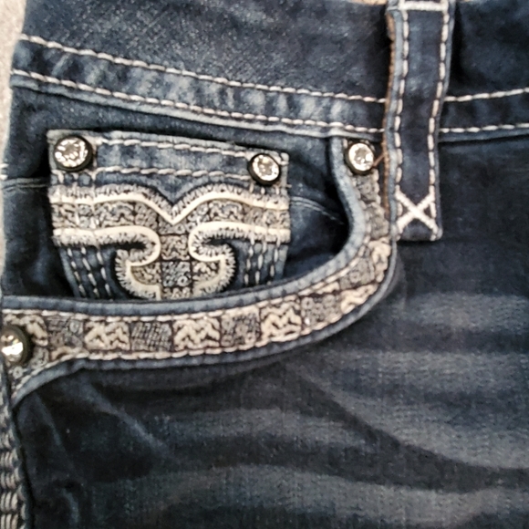 ROCK REVIVAL Buckle Jeans TALI Mid-rise Boot 27 EUC Sanding Whiskering - Picture 4 of 13